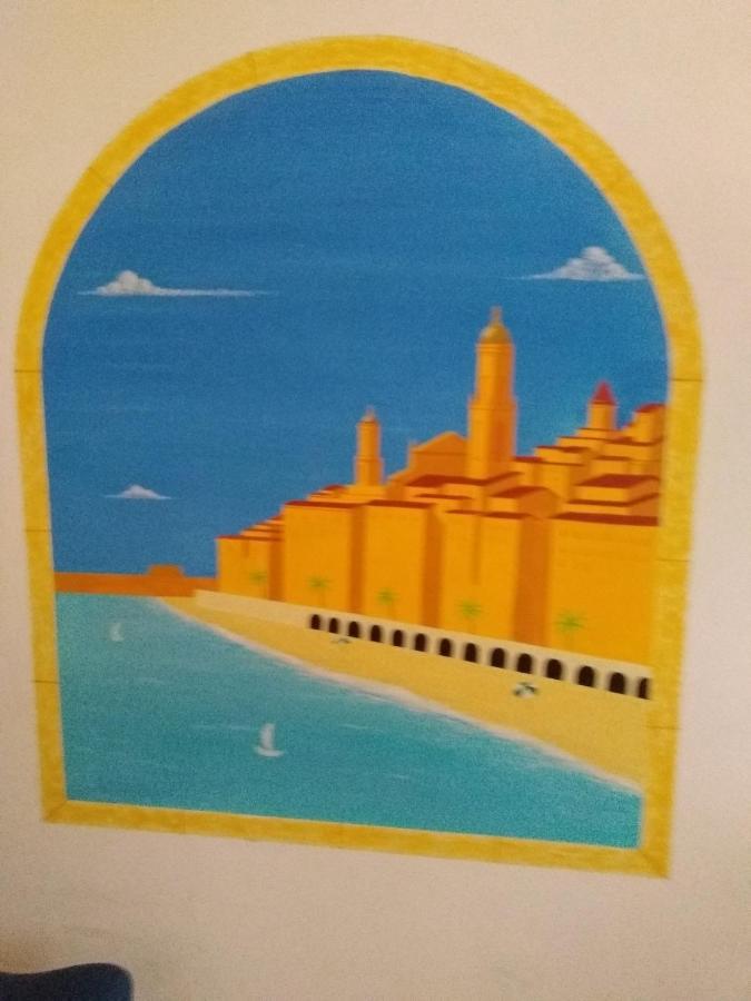 2 Pieces Idealement Placee Dans Le Centre Menton Exterior photo